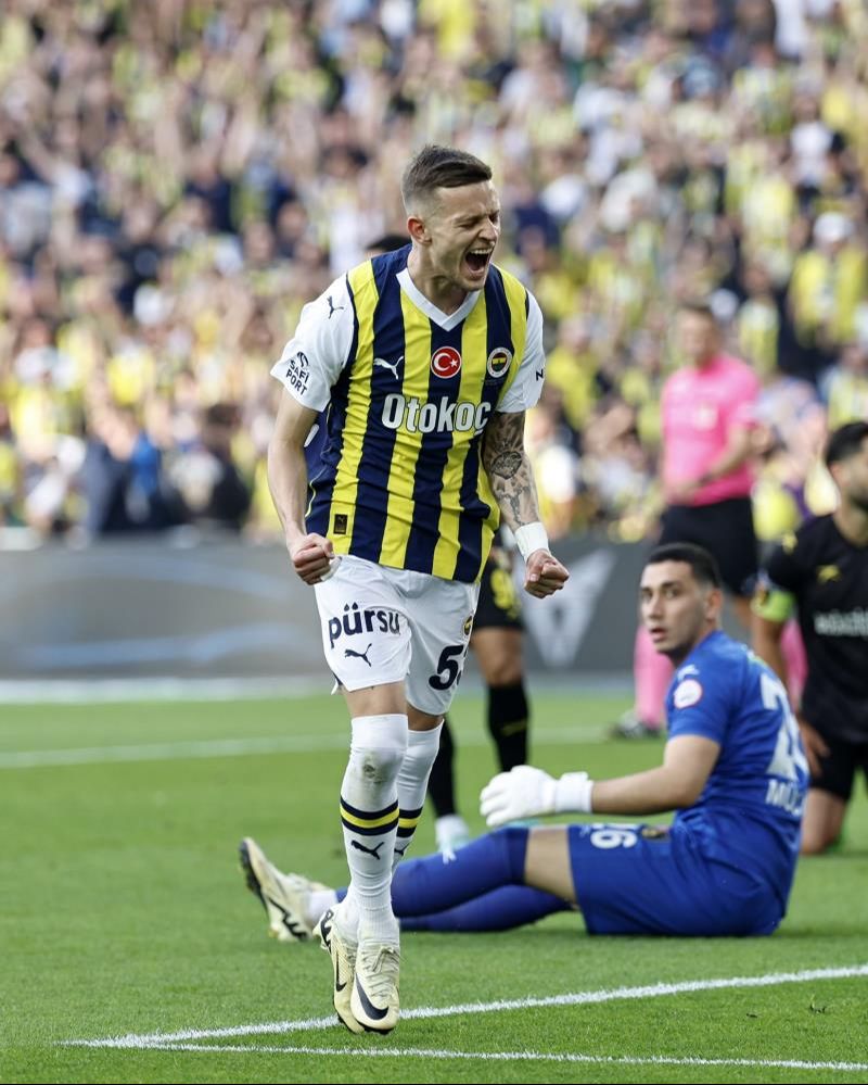 Fener daha ne yapsın? 99 puan, 99 gol, tek mağlubiyetle bitirdi... - 2. Resim