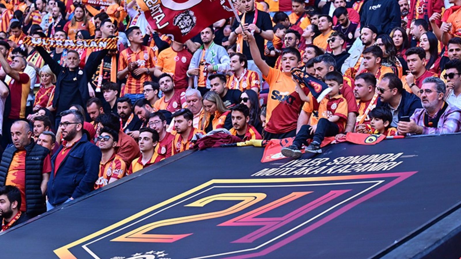 Şampiyon Galatasaray kupasına kavuştu! RAMS PARK'ta görkemli kutlama Galatasaray 24. şampiyonluğunu kutluyor | CANLI - 1. Resim