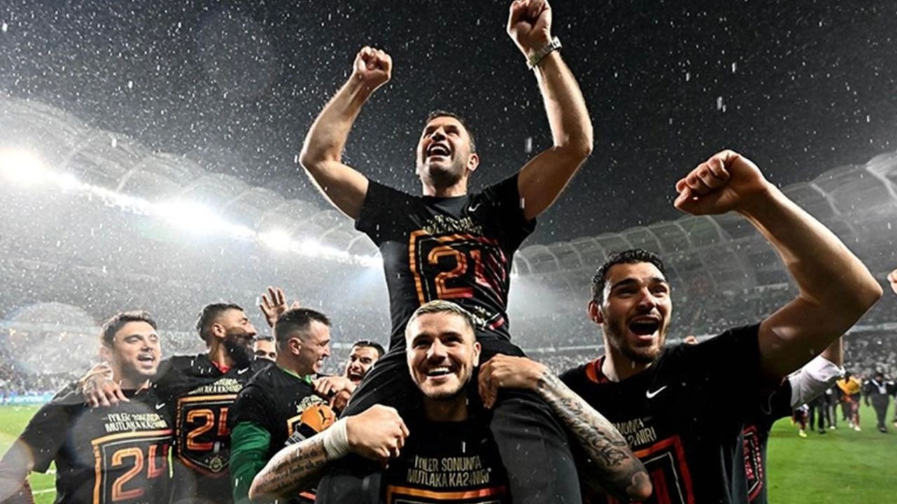 Galatasaray&#039;a Şampiyonlar Ligi hediyesi! Aslan, dünya yıldızı için düğmeye bastı