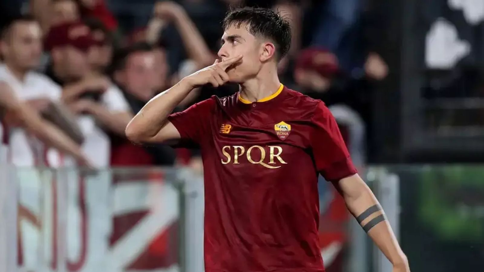 Galatasaray'a Şampiyonlar Ligi hediyesi! Aslan, d&uuml;nya yıldızı i&ccedil;in d&uuml;ğmeye bastı - 1. Resim