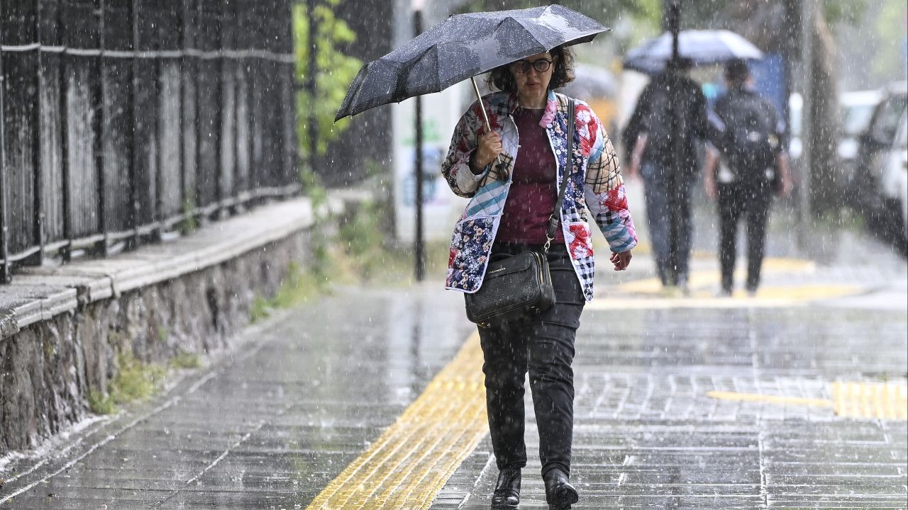 Hem valilik hem de Orhan Şen uyardı: Ankara sağanağa teslim olacak