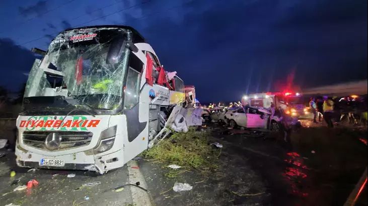 Mersin'de katliama yol açan otobüs şoförü tutuklandı Mersin'de katliama yol açan otobüs şoförü tutuklandı - 2. Resim