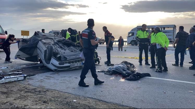 Nişan törenine hazırlanan gelin ve damat adayı feci kazada hayatını kaybetti - 1. Resim