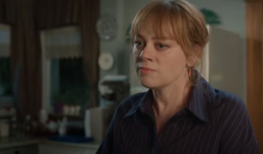 Bahar dizisinin setinde kriz! Demet Evgar’ın küfrettiği iddiası ortalığı karıştırdı Bahar dizisinin setinde kriz! Demet Evgar’ın küfrettiği iddiası ortalığı karıştırdı - 2. Resim