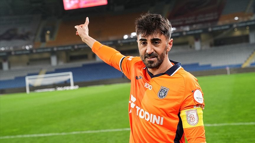 Başakşehir'den ayrılan Mahmut Tekdemir, futbol hayatına Eroğluspor altyapısında başladı Başakşehir'den ayrılan Mahmut Tekdemir, futbol hayatına Eroğluspor altyapısında başladı - 2. Resim