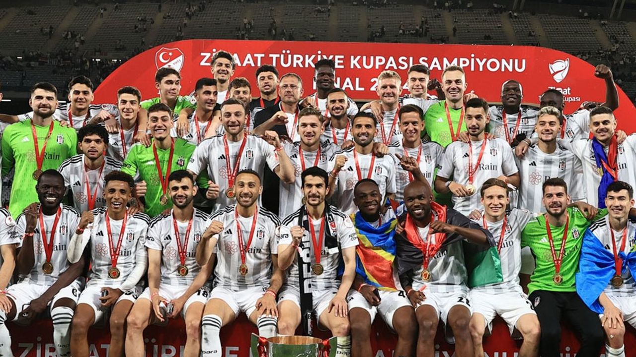 Beşiktaş&#039;ta ayrılık! Yıldız oyuncu taraftarlara veda ederek İngiltere&#039;ye gitti