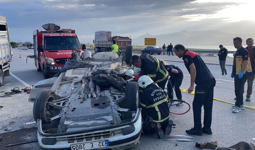 Kahreden kaza! Nişan alışverişinden dönen genç çift hayatını kaybetti - 1. Resim