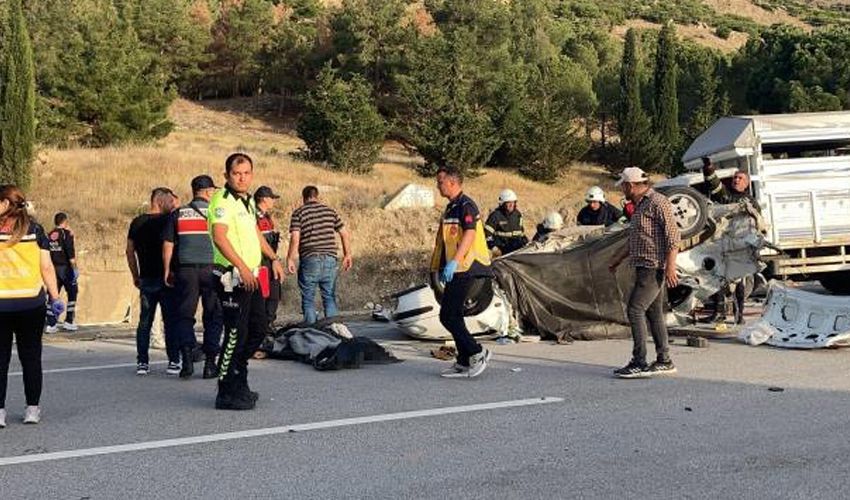 Kahreden kaza! Nişan alışverişinden dönen genç çift hayatını kaybetti - 2. Resim