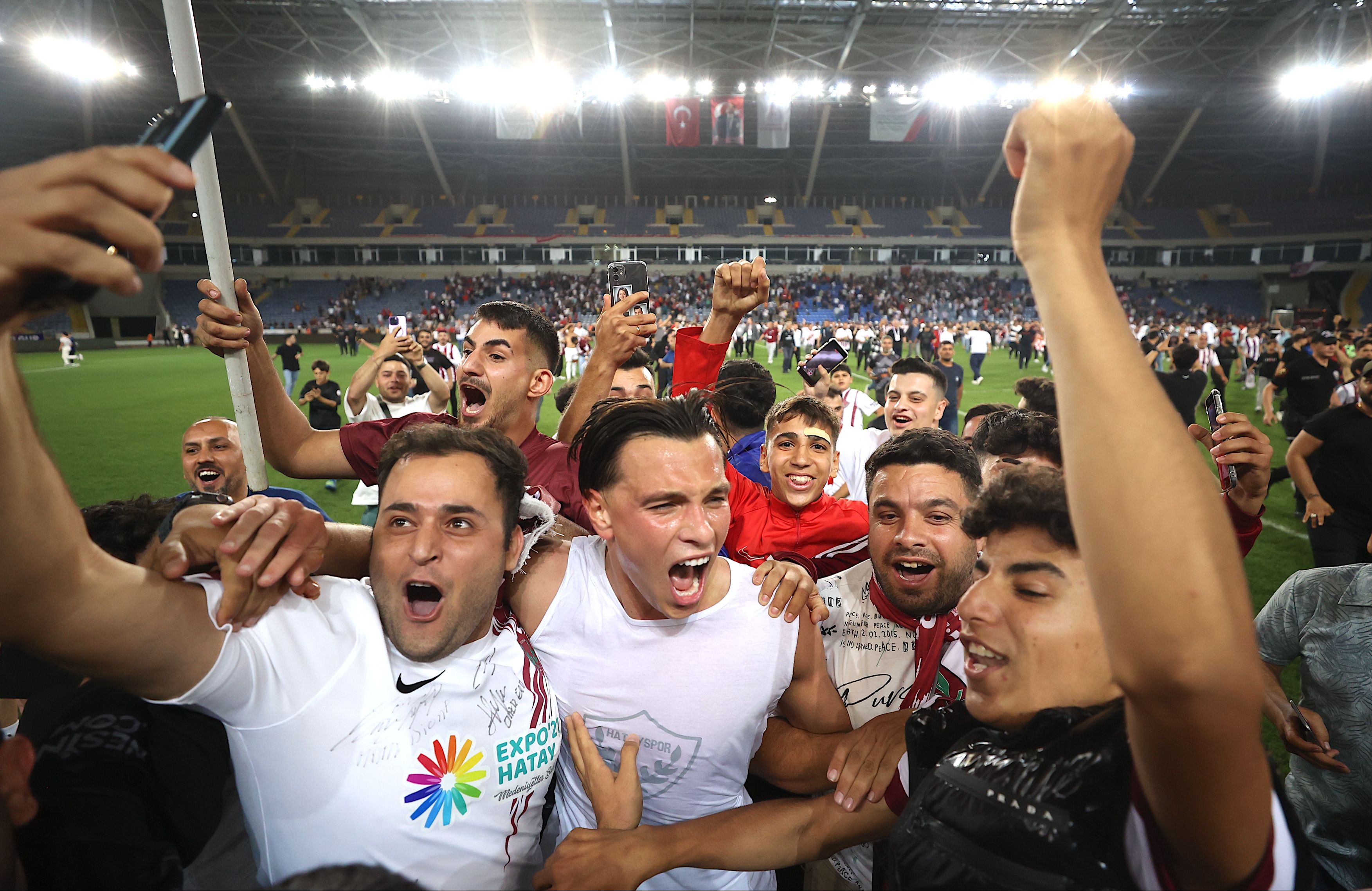 Lütfü Savaş'tan başkanlık açıklaması! Hatayspor'da yeni dönem başlıyor Lütfü Savaş'tan başkanlık açıklaması! Hatayspor'da yeni dönem başlıyor - 1. Resim