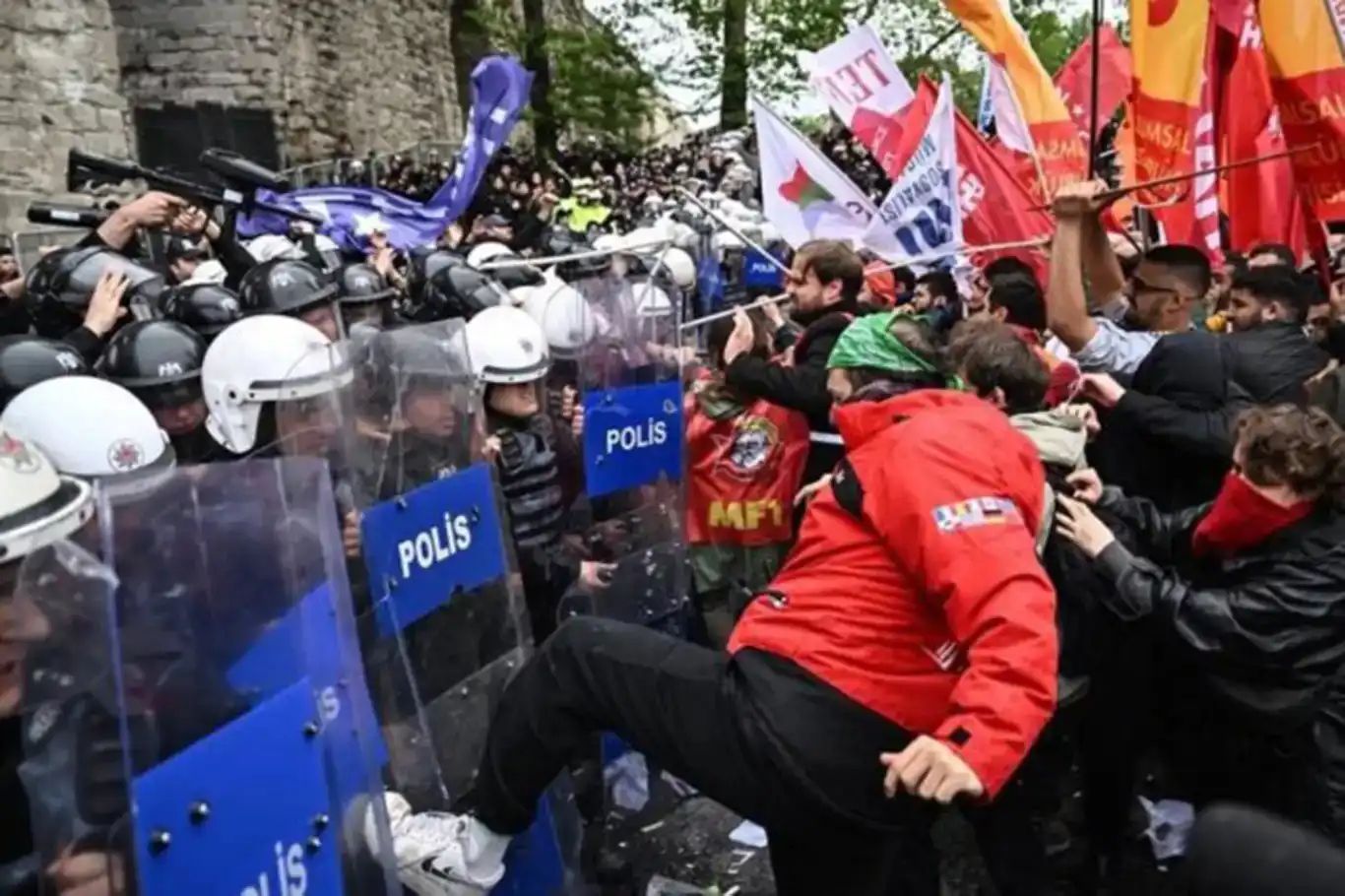 1 Mayıs'ta polisleri yaraladılar! 30 şüphelinin cezası belli oldu 1 Mayıs'ta polisleri yaraladılar! 30 şüphelinin cezası belli oldu - 2. Resim