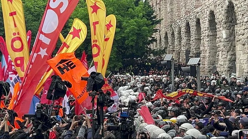 1 Mayıs'ta polisleri yaraladılar! 30 şüphelinin cezası belli oldu 1 Mayıs'ta polisleri yaraladılar! 30 şüphelinin cezası belli oldu - 3. Resim