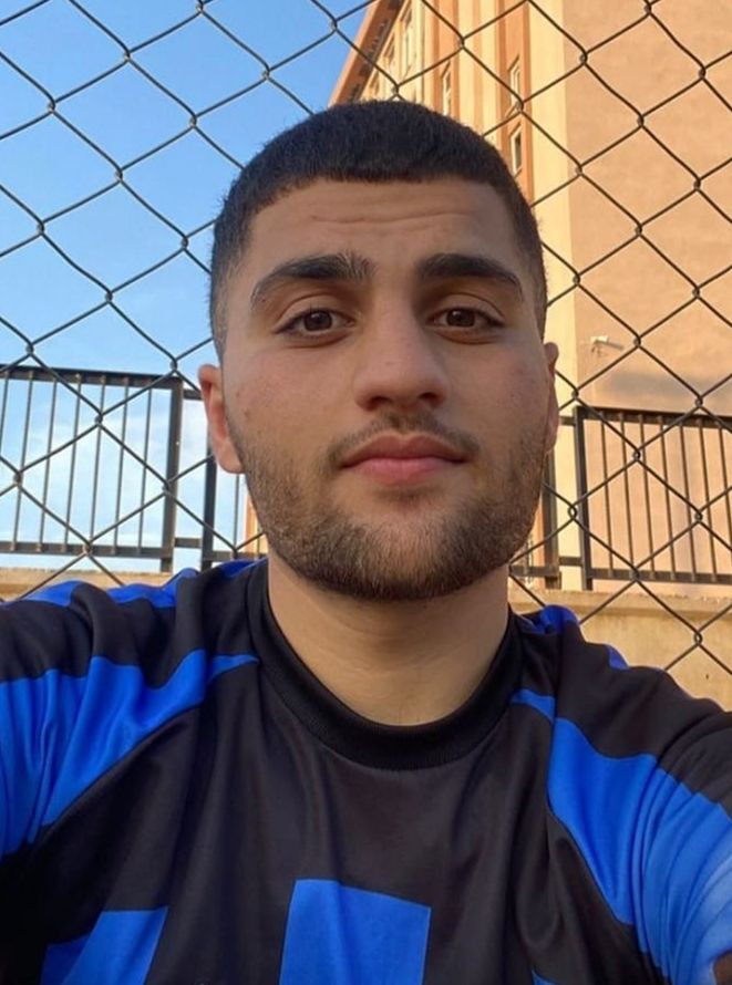 20 yaşındaki genç halı sahada kalbine yenildi - 1. Resim