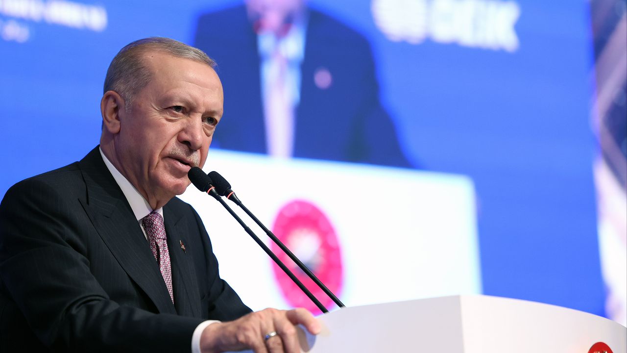 Cumhurbaşkanı Erdoğan İstanbul&#039;un fethinin 571. yıldönümünü kutladı