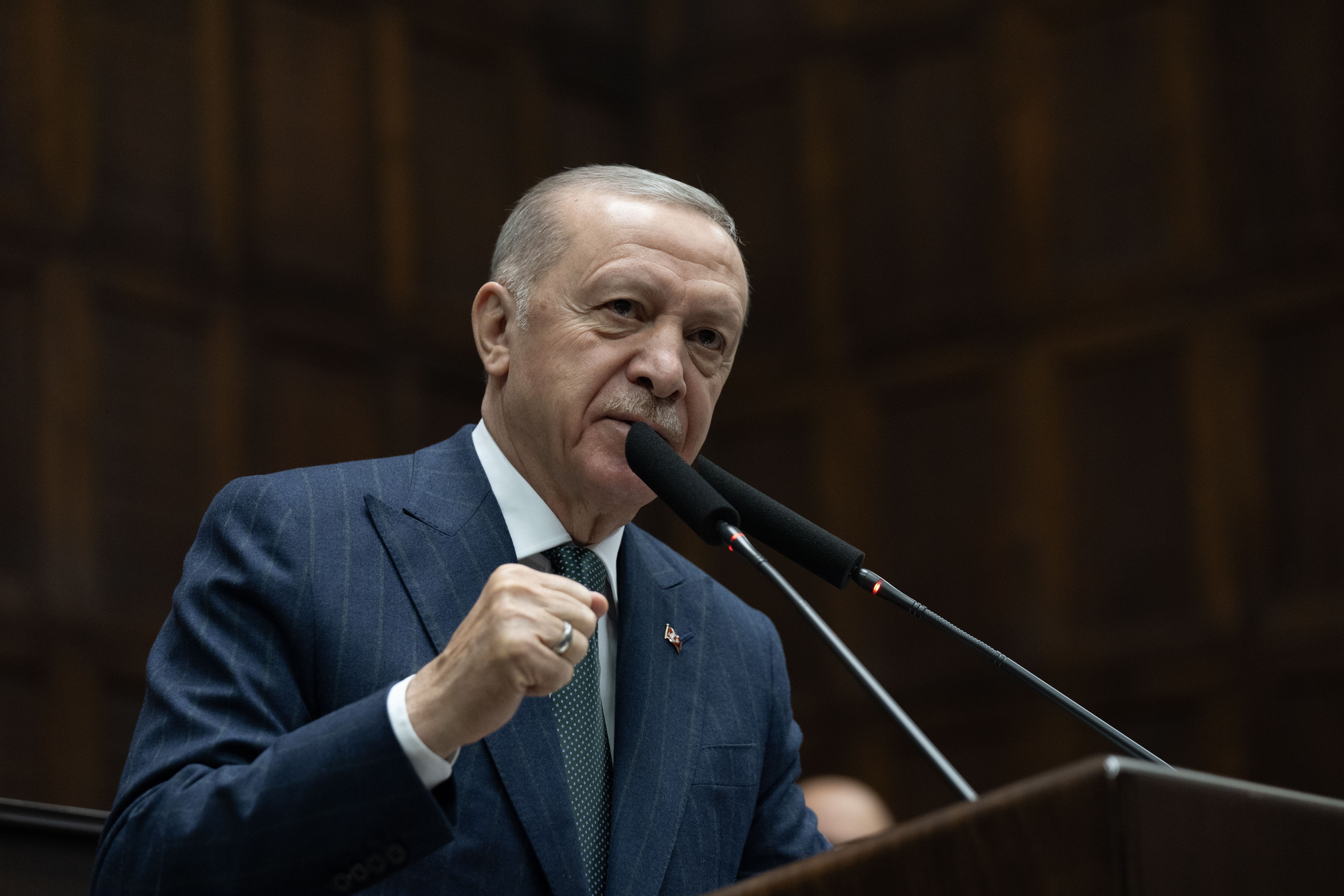 Cumhurbaşkanı Recep Tayyip Erdoğan'dan Kemal Kılıçdaroğlu'na 'hançer 'göndermesi! Her şeyi itiraf et Cumhurbaşkanı Recep Tayyip Erdoğan'dan grup toplantısında Kemal Kılıçdaroğlu göndermesi - 2. Resim