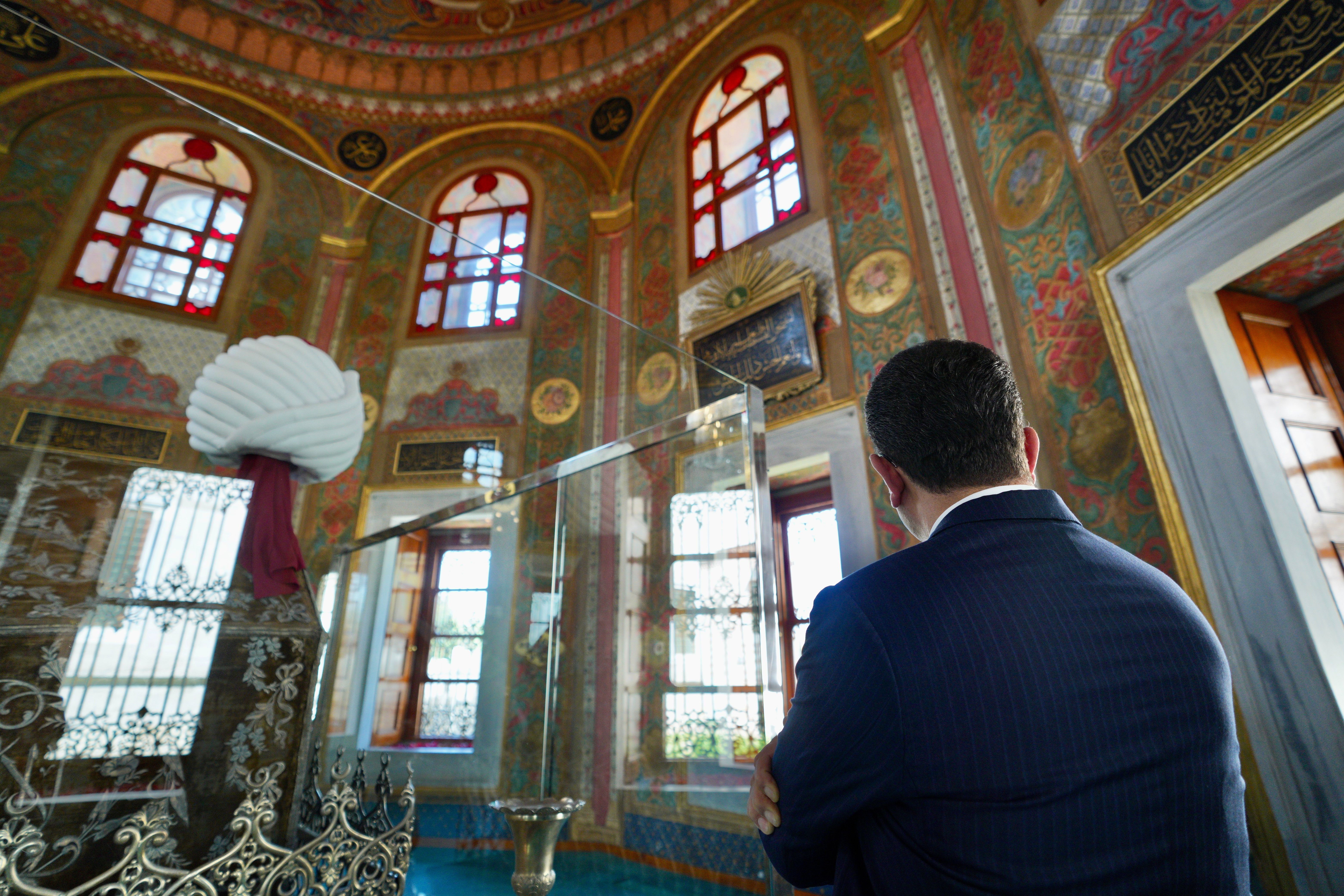 İstanbul'un fethi Fatih Sultan Mehmed'in kabri başında dualarla kutlandı! - 3. Resim