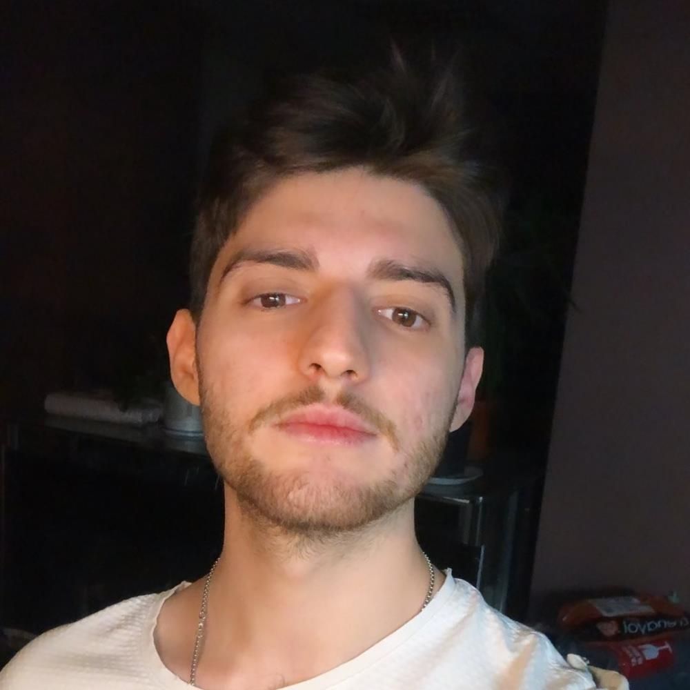 İzmir'de dehşet evi! 25 yaşındaki genç ailesini yok etti İzmir'de dehşet evi! 25 yaşındaki genç ailesini yok etti - 1. Resim