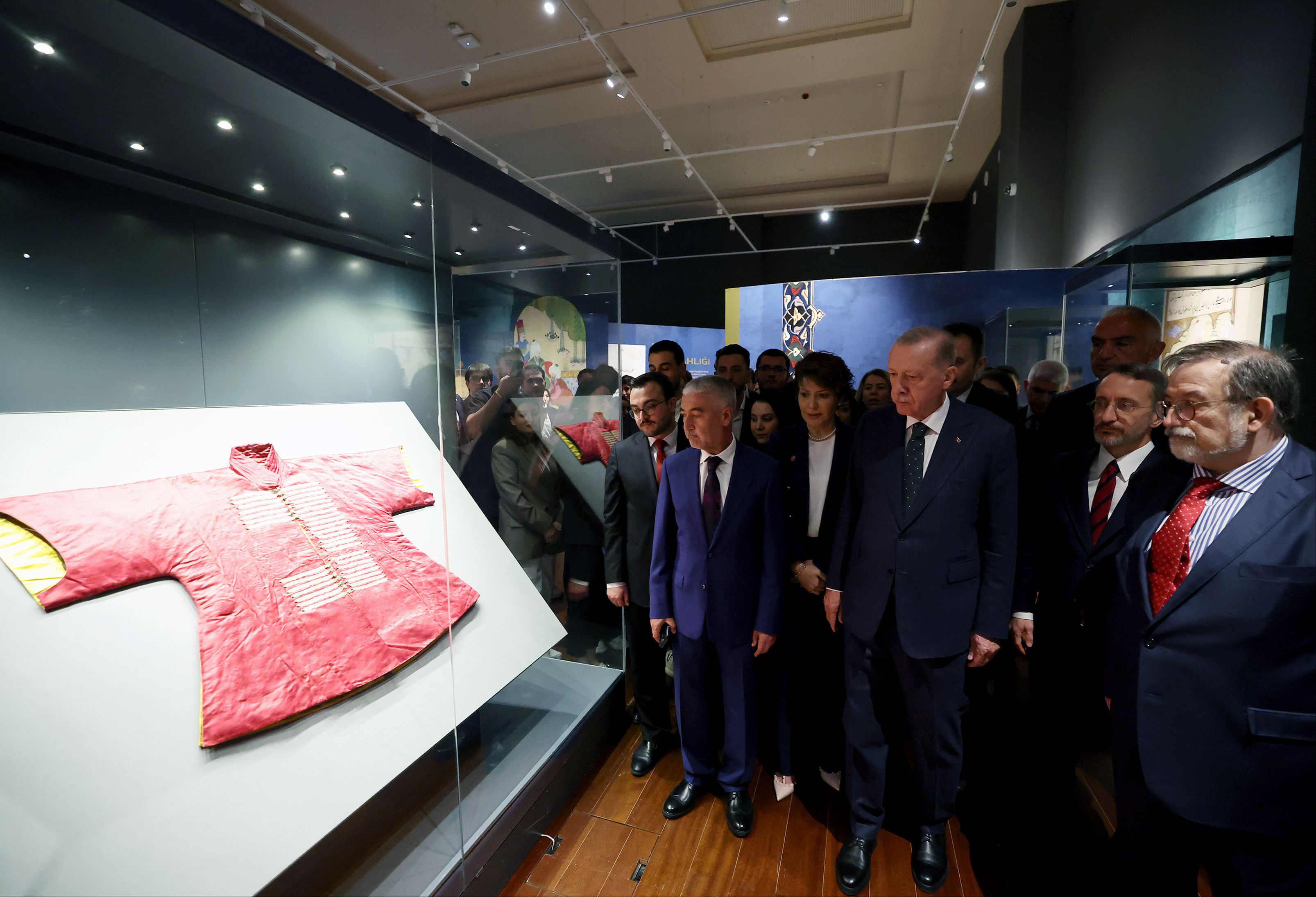 Millet Kütüphanesi'nin Fatih Sultan Mehmed sergisine Cumhurbaşkanı Erdoğan katıldı Millet Kütüphanesi'nin Fatih Sultan Mehmed sergisine Cumhurbaşkanı Erdoğan katıldı - 1. Resim