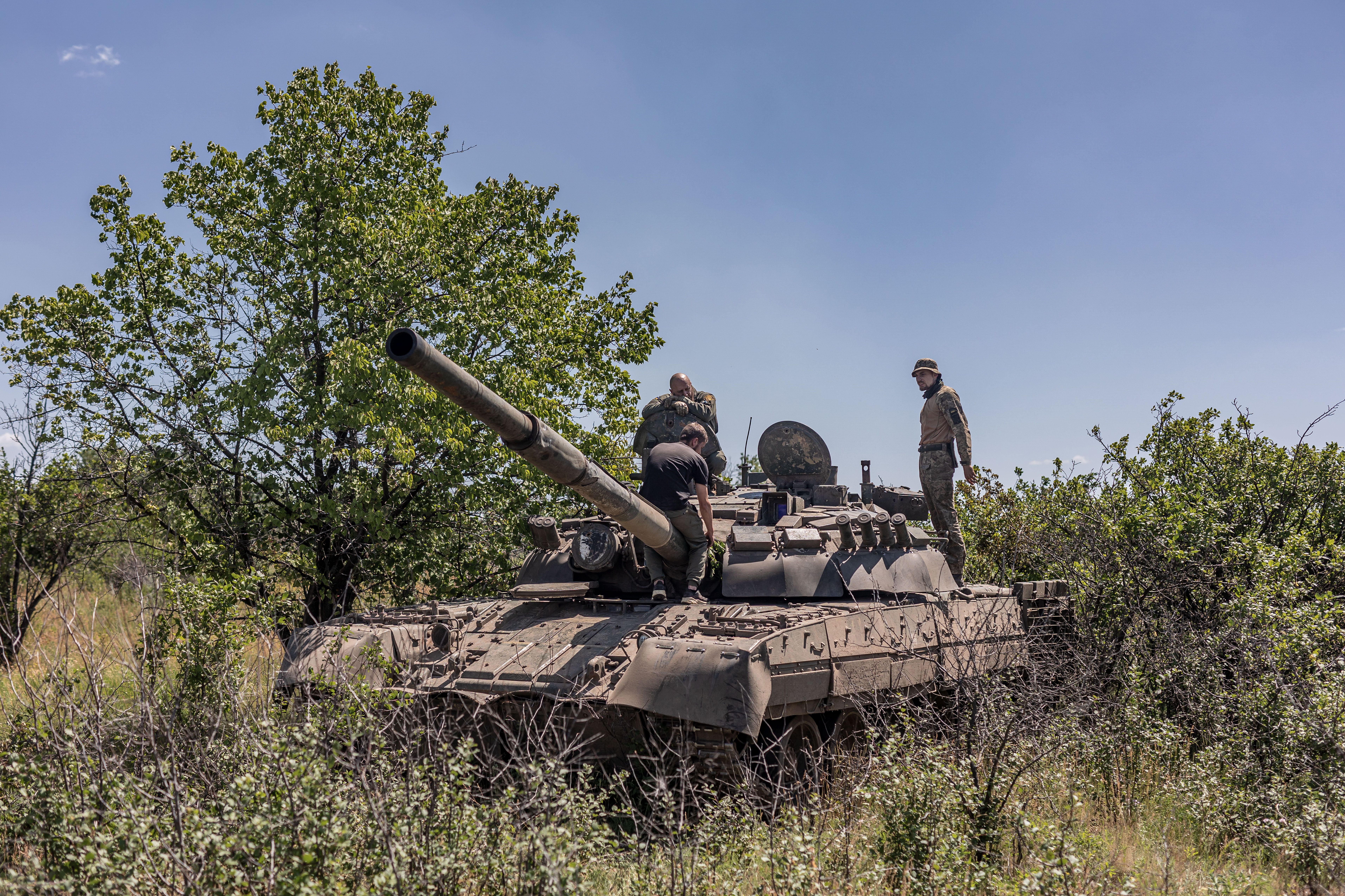 Ukrayna askerleri Donetsk'te eğitim yapıyor! Talim görüntüleri dünya basınında gündem oldu Ukrayna askerleri Donetsk'te eğitim yapıyor! Talim görüntüleri dünya basınında gündem oldu - 4. Resim