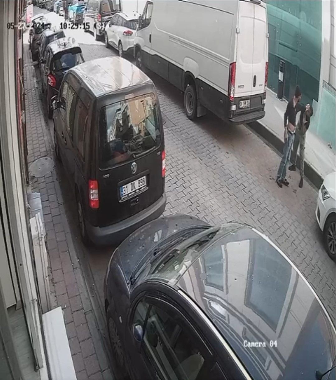 Yanına çağırdı, soru sordu sonra acımasızca vurdu! O anlar kamerada - 2. Resim