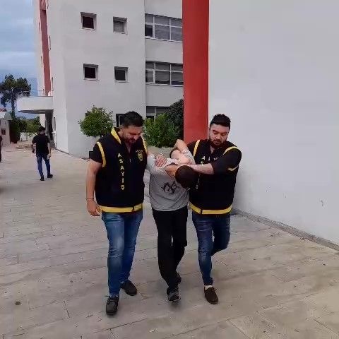 Yolda yürüyordu, neye uğradığını şaşırdı: O anlar kamerada Yolda yürüyordu, neye uğradığını şaşırdı: O anlar kamerada - 1. Resim