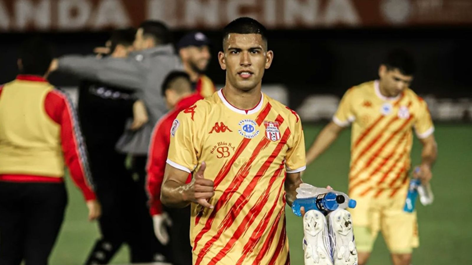 Alex de Souza, transfer çalışmalarına başladı! 'Bavullarını hazırladı, haber bekliyor' Alex de Souza, transfer çalışmalarına başladı! 'Bavullarını hazırladı, haber bekliyor' - 1. Resim