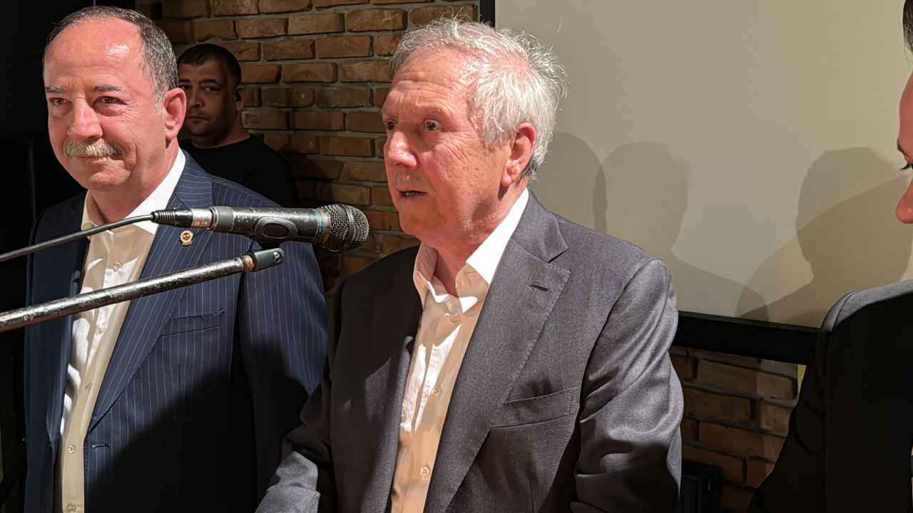 Ali Koç'un sürprizini açıklayan Aziz Yıldırım'dan seçime günler kala büyük söz! Ali Koç'un sürprizini açıklayan Aziz Yıldırım'dan seçime günler kala büyük söz! - 1. Resim