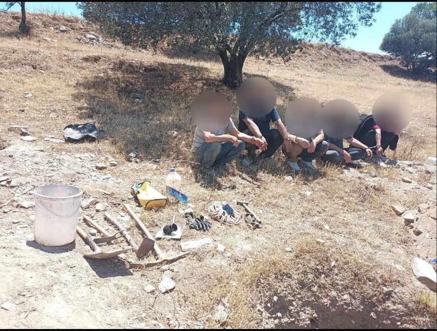 Aydın'da film gibi define operasyonu! Jandarmayı şaşkına çeviren ekip - 3. Resim