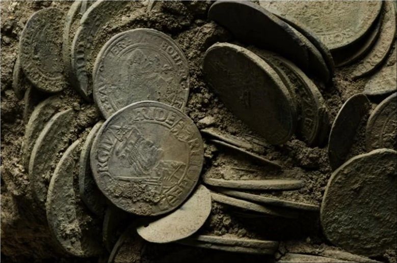 Çiftlik evinde 17. yüzyıla ait para deposu bulundu - 1. Resim
