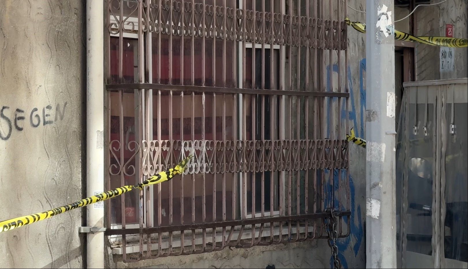 Cinnet getiren baba evladının katili oldu! Önce eşini sonra... Cinnet getiren baba evladının katili oldu! Önce eşini sonra... - 1. Resim