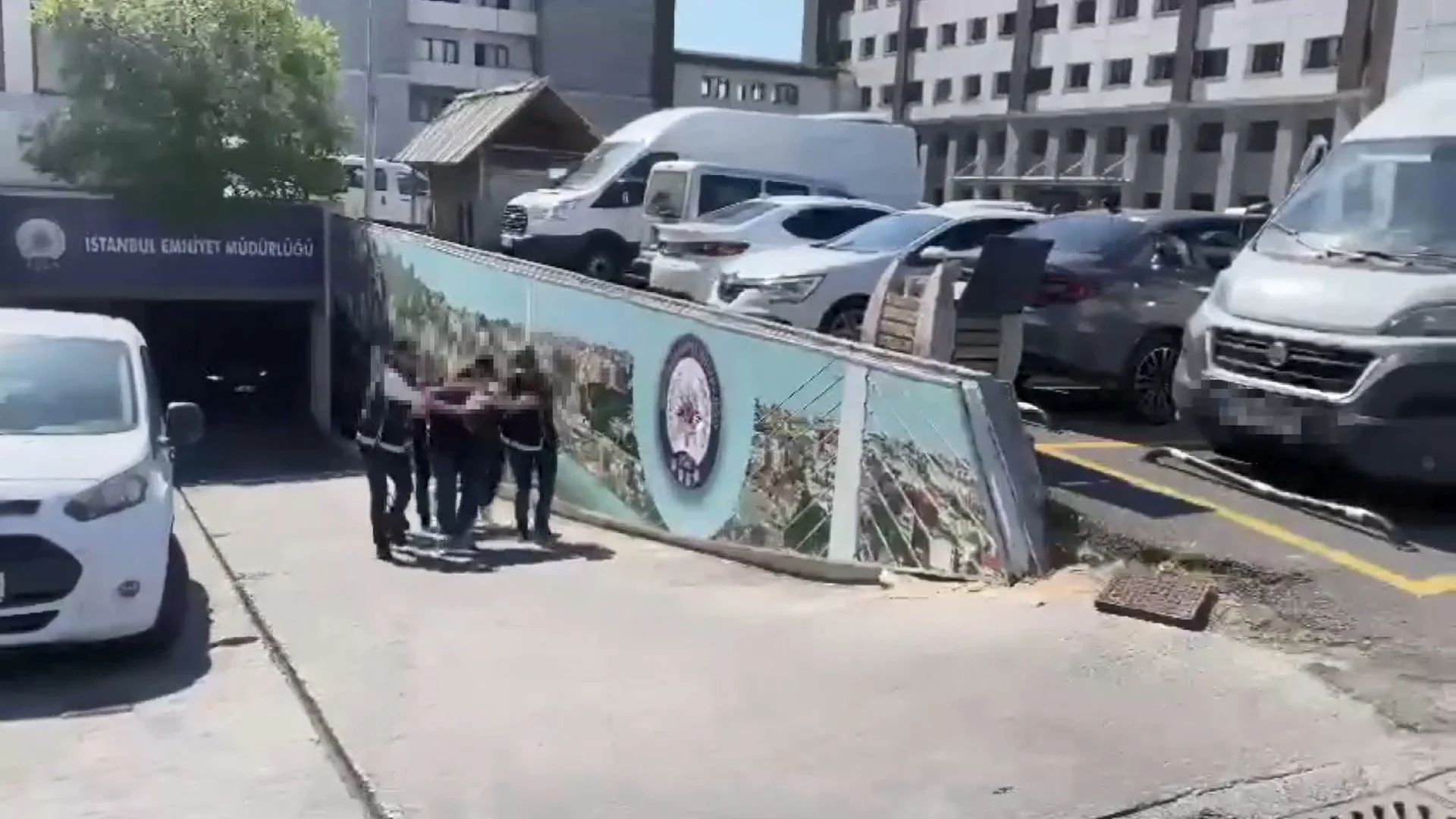 İş yerine ses bombası atıp ka&ccedil;mışlardı! Dehşet olayda 7 tutuklama - 2. Resim