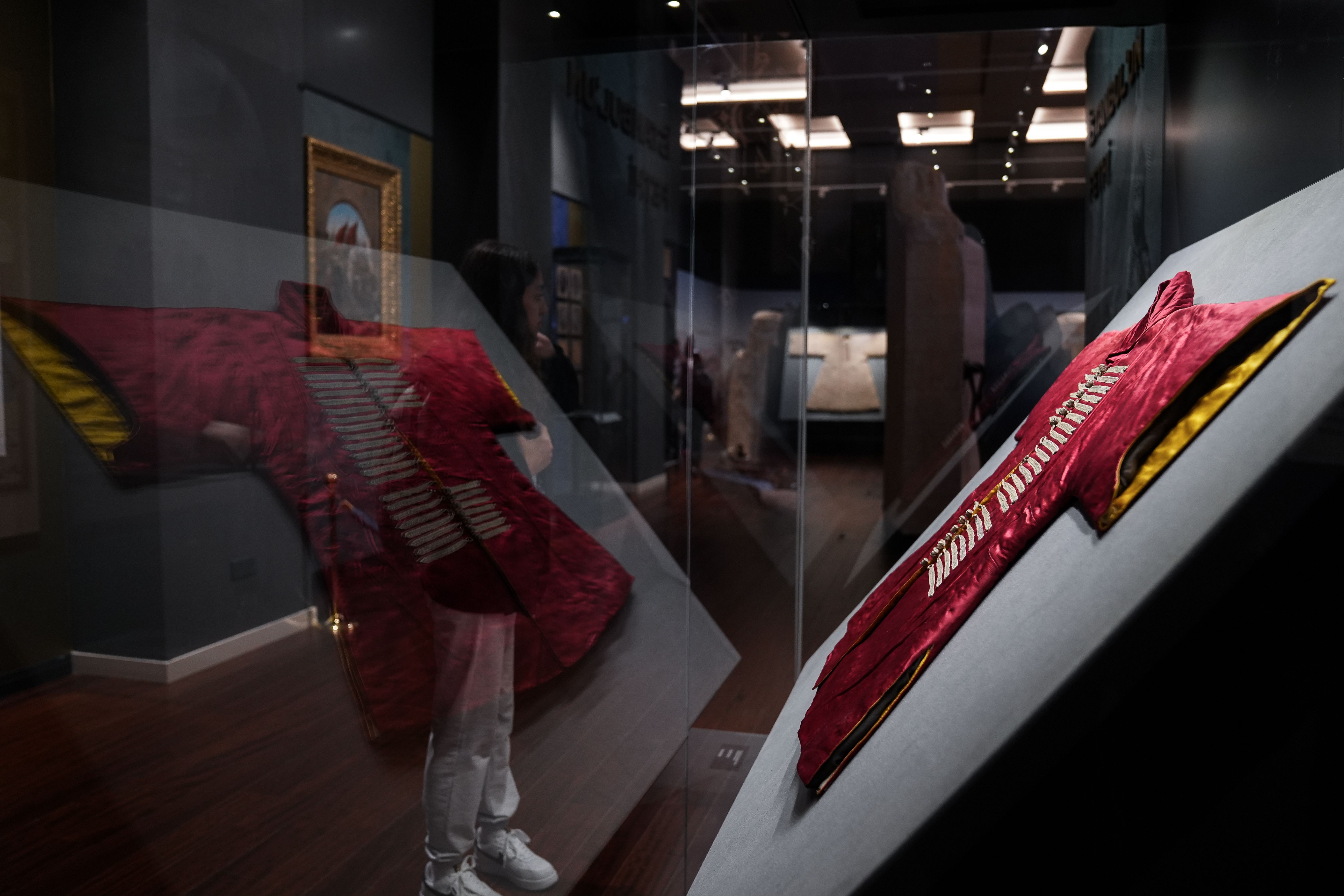 Kılıcından kaftanına görenler hayran kalıyor! Fatih Sultan Mehmed Sergisi ziyaretçilerini bekliyor Kılıcından kaftanına eşyaları burada! Fatih Sultan Mehmed Sergisi ziyaretçilerini bekliyor - 14. Resim