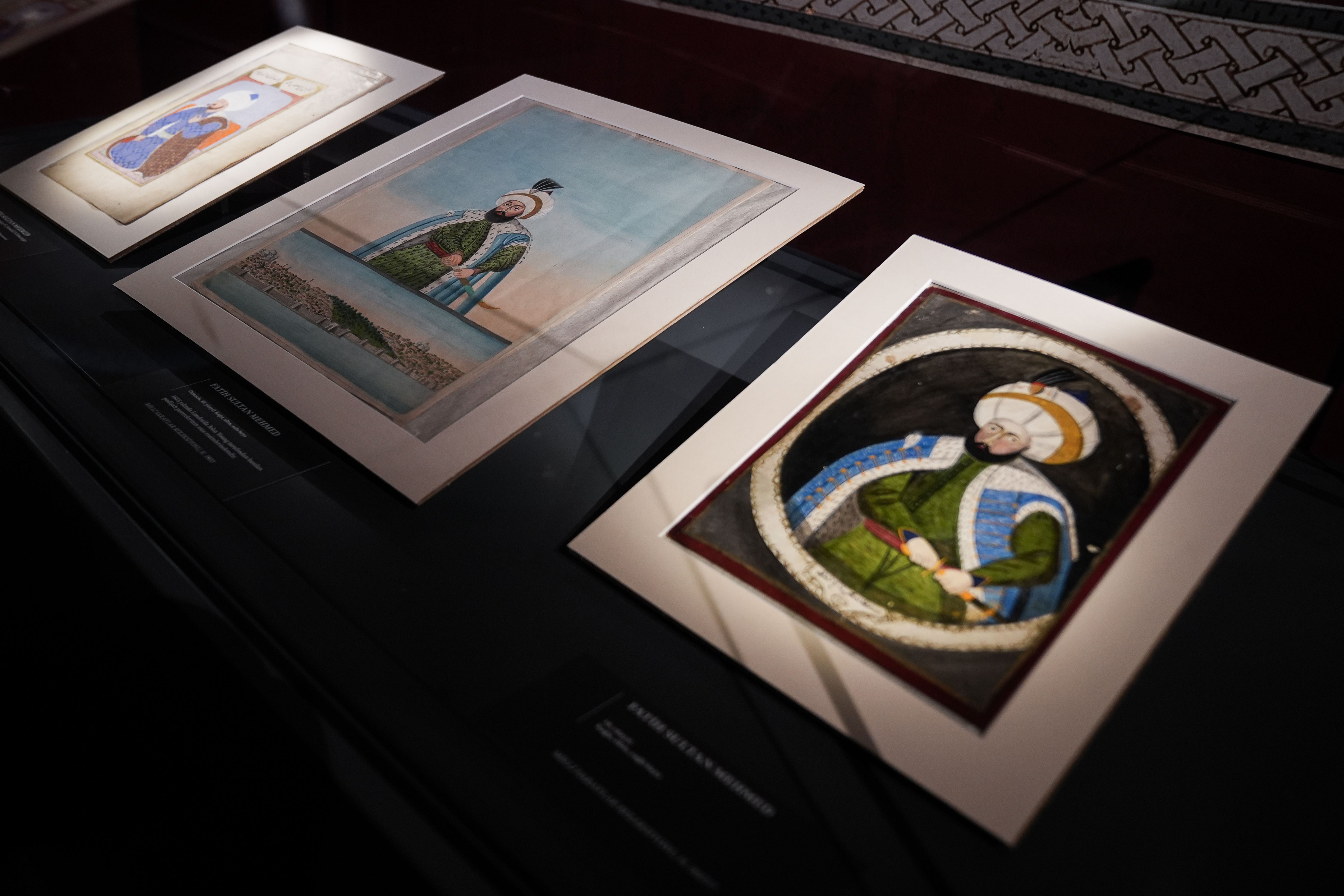 Kılıcından kaftanına görenler hayran kalıyor! Fatih Sultan Mehmed Sergisi ziyaretçilerini bekliyor Kılıcından kaftanına eşyaları burada! Fatih Sultan Mehmed Sergisi ziyaretçilerini bekliyor - 12. Resim