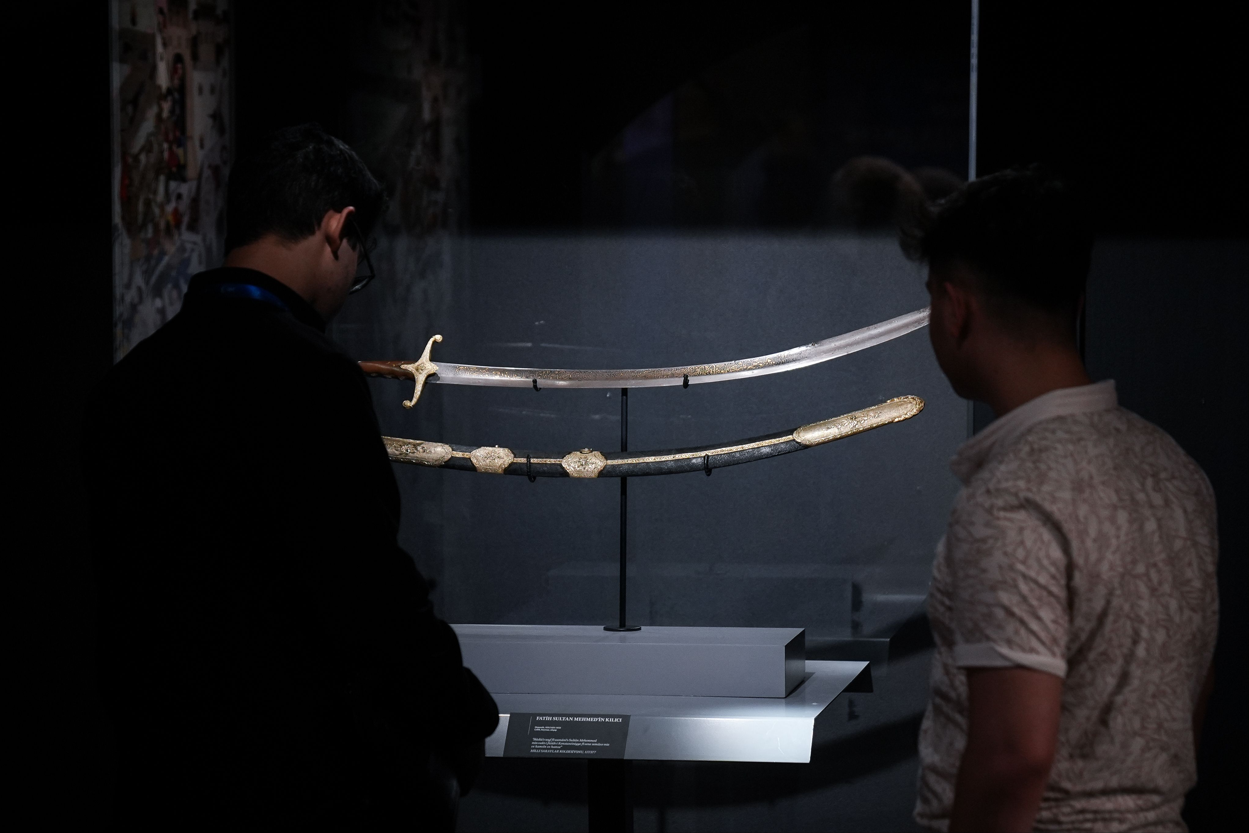 Kılıcından kaftanına görenler hayran kalıyor! Fatih Sultan Mehmed Sergisi ziyaretçilerini bekliyor Kılıcından kaftanına eşyaları burada! Fatih Sultan Mehmed Sergisi ziyaretçilerini bekliyor - 6. Resim