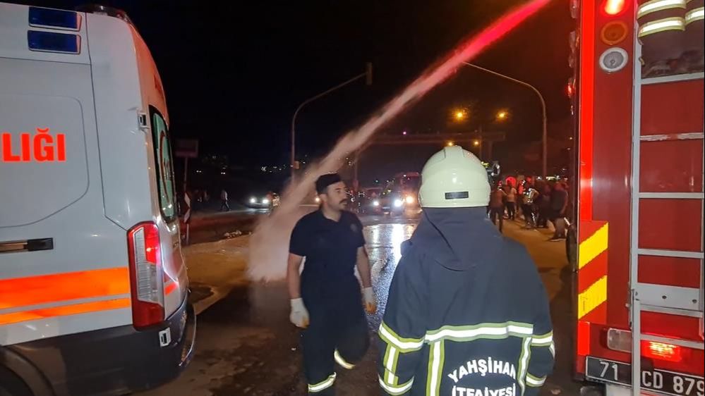 Kırıkkale'de can pazarı! Yolcu minibüsü otomobille çarpıştı, çok sayıda yaralı var Kırıkkale'de can pazarı! Yolcu minibüsü otomobille çarpıştı, çok sayıda yaralı var - 2. Resim