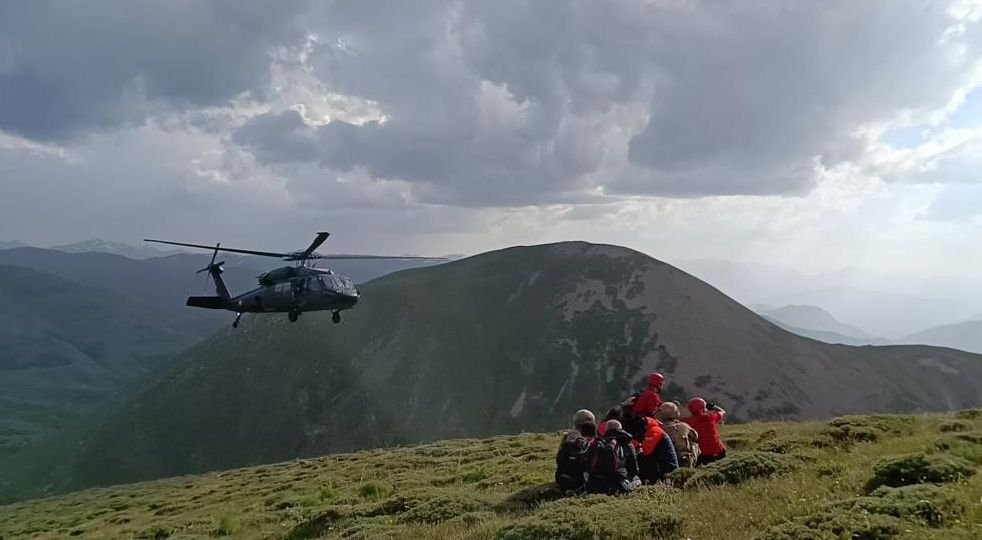 Mantar için gittiği dağda ayağı kırıldı! Film gibi operasyonla kurtarıldı Mantar için gittiği dağda ayağı kırıldı! Film gibi operasyonla kurtarıldı - 2. Resim