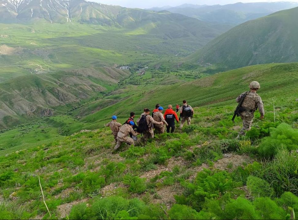 Mantar için gittiği dağda ayağı kırıldı! Film gibi operasyonla kurtarıldı Mantar için gittiği dağda ayağı kırıldı! Film gibi operasyonla kurtarıldı - 1. Resim
