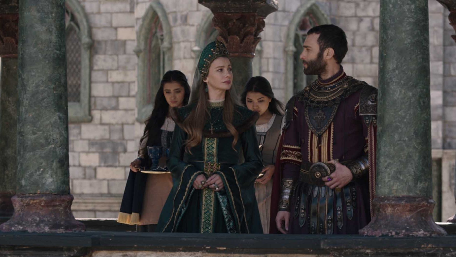 Mehmed Fetihler Sultanı'nın Mara Hatun'u Tuba Ünsal, geçirdiği FMF atağı sebebiyle sete ara verdi Mehmed Fetihler Sultanı'nın Mara Hatun'u Tuba Ünsal, geçirdiği FMF atağı sebebiyle sete ara verdi - 2. Resim