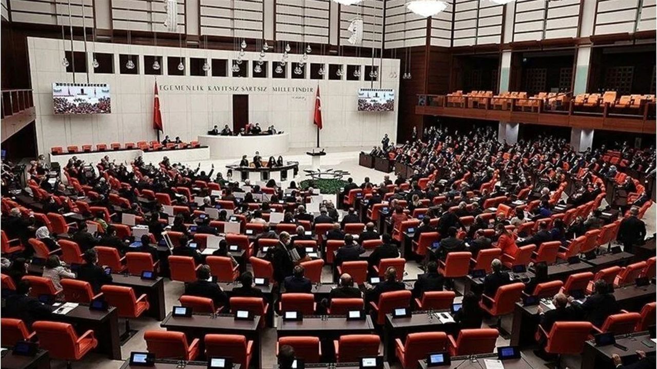 MHP&#039;den TikTok için kanun teklifi: Ahlaksızlığa son vermek istiyoruz