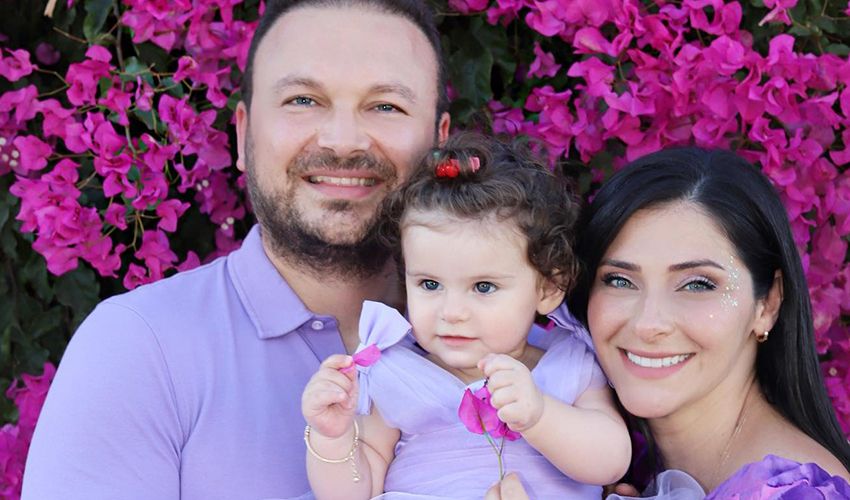 Oyuncu Gülşah Çomoğlu’na veda! Cenazede yakınları ayakta durmakta güçlük çekti - 4. Resim