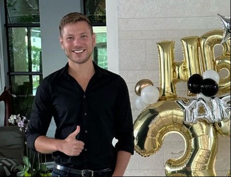 Sosyal medya paylaşımları ile gündemde olan Yair Netanyahu, Benjamin Netanyahu'nun oğludur Paylaşımı ile etki oluşturan Yair Netanyahu, Benjamin Netanyahu'nun oğludur - 1. Resim