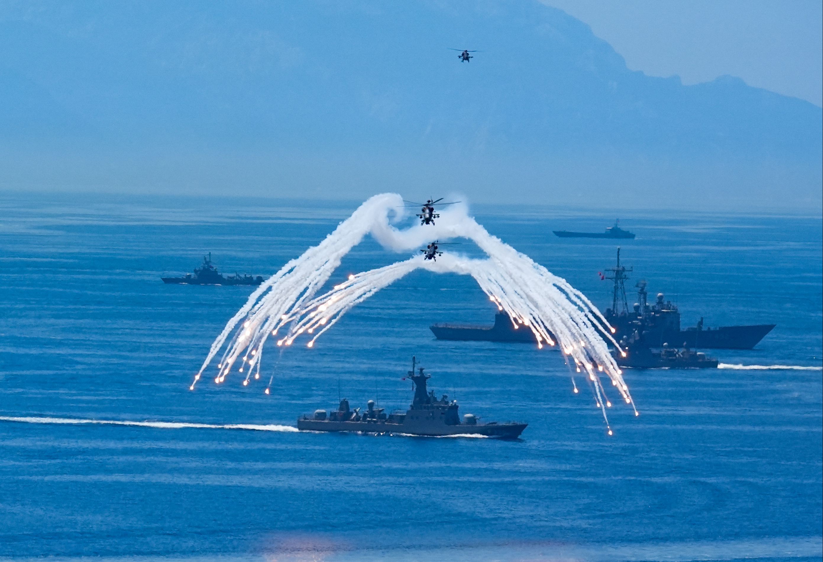 Türk Silahlı Kuvvetleri Efes-2024 tatbikatı ile izleyenleri hayran bıraktı! İşte İzmir'den enfes görüntüler Türk Silahlı Kuvvetleri Efes-2024 tatbikatı ile izleyenleri hayran bıraktı! İşte İzmir'den enfes görüntüler - 1. Resim