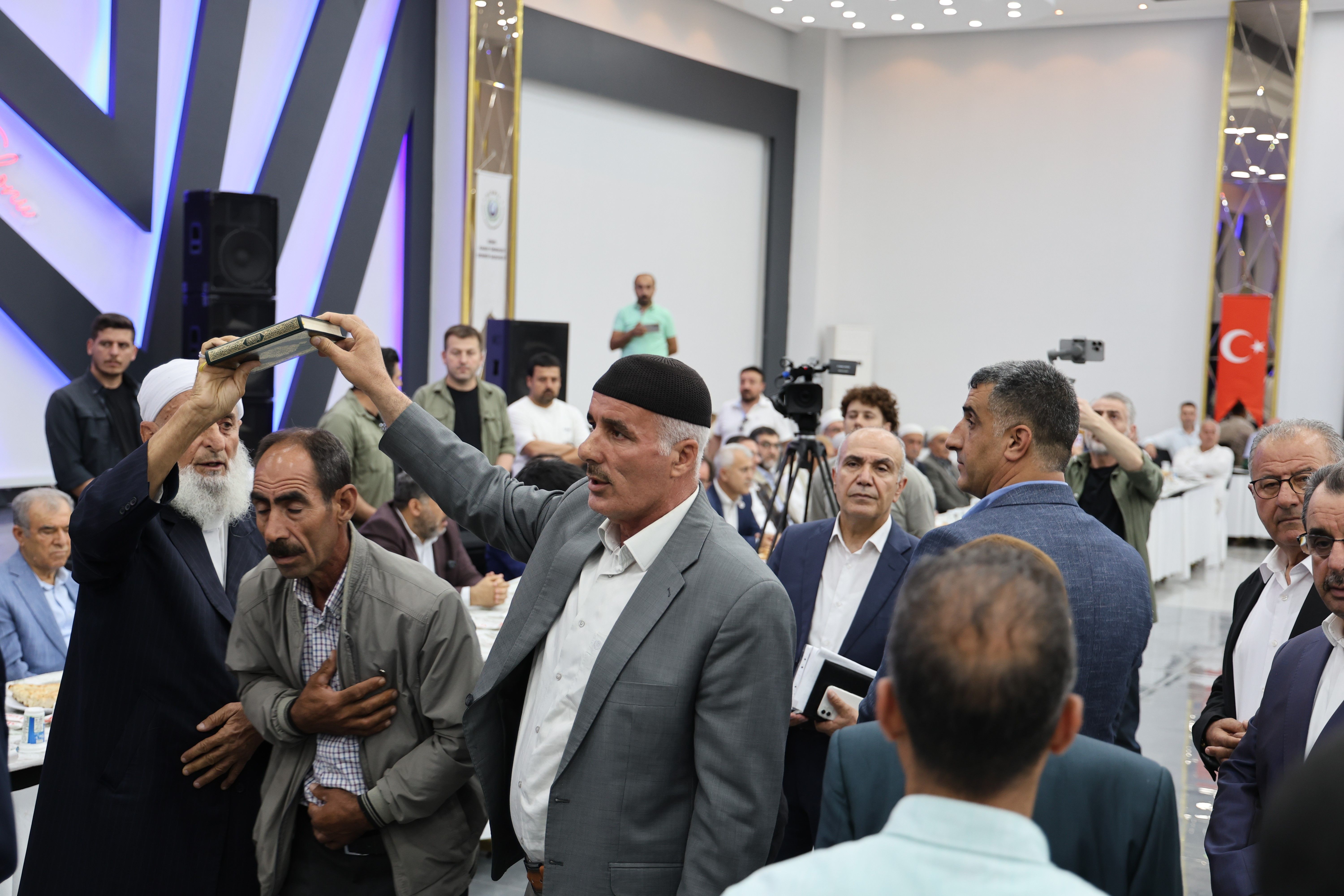 9 kişiyi canından eden arazi kavgası barışla bitti 9 kişiyi canından eden arazi kavgası barışla bitti - 1. Resim