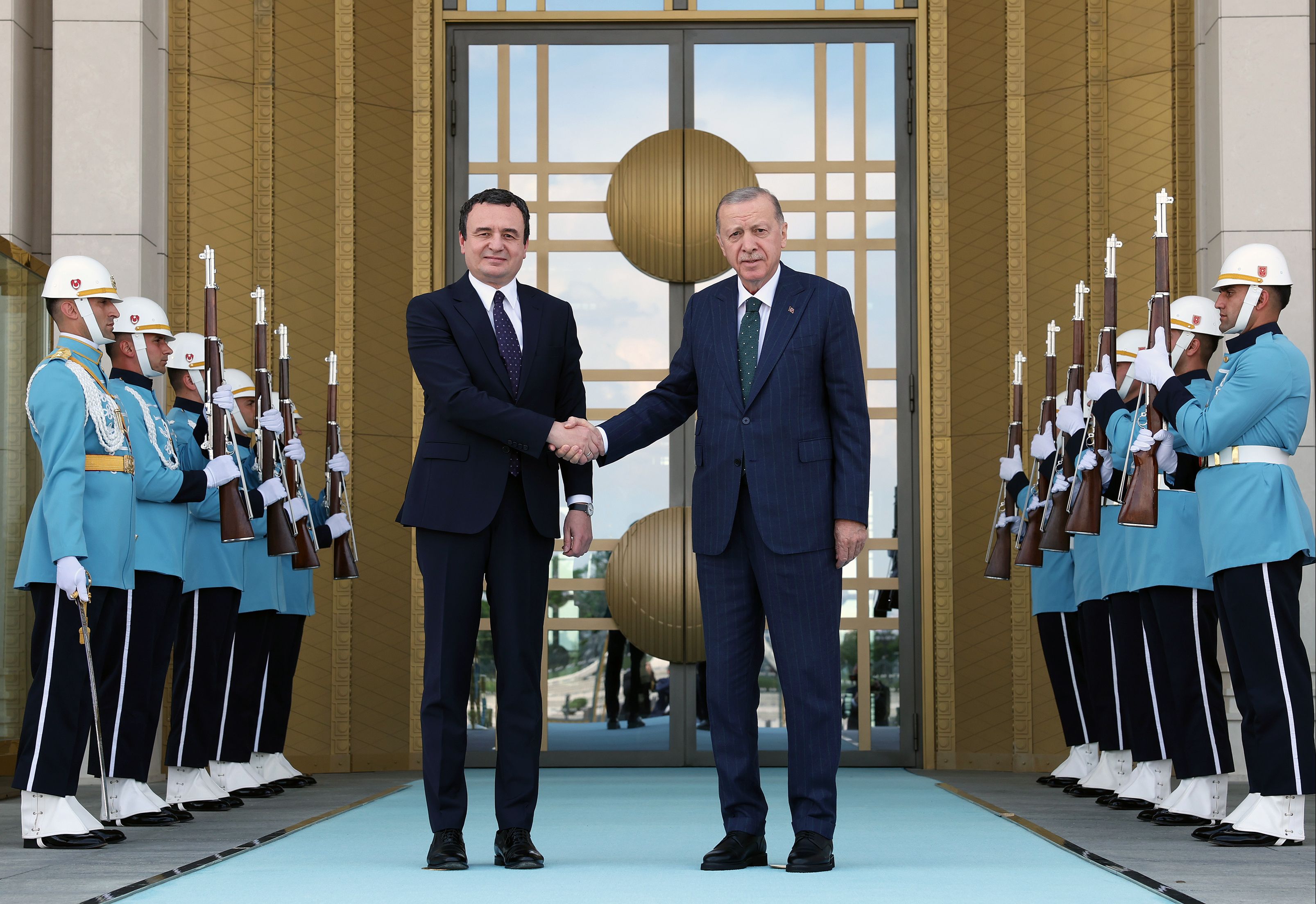 Cumhurbaşkanı Erdoğan, Kosova Başbakanı Albin Kurti ile Külliye'de bir araya geldi - 1. Resim