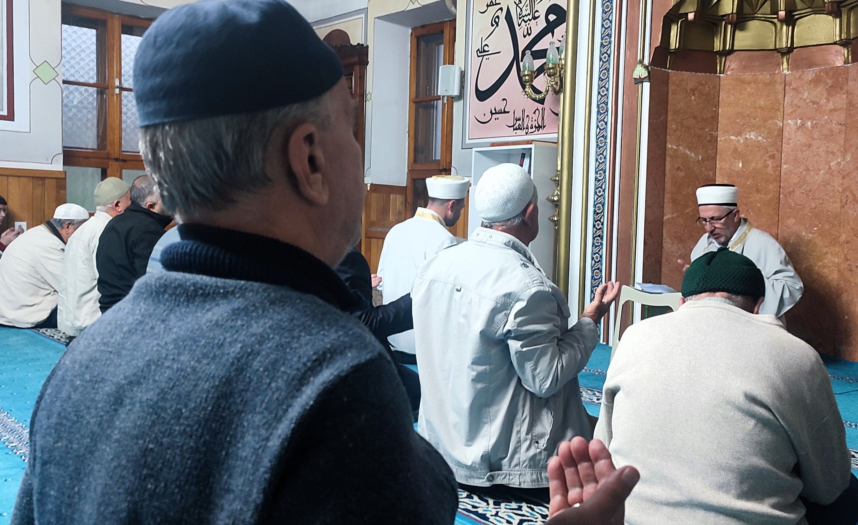 Diyanet İşleri Başkanı &ccedil;ağrıda bulundu, camiler doldu! Eller Filistin i&ccedil;in semaya a&ccedil;ıldı - 4. Resim