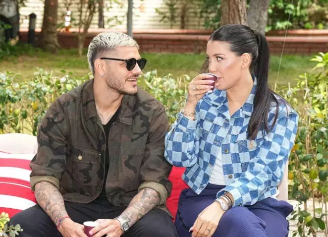 Galatasaraylı Icardi'nin eşi Wanda Nara tatil için İtalya'ya gideceklerini açıkladı Galatasaraylı Icardi'nin eşi Wanda Nara tatil için İtalya'ya gideceklerini açıkladı - 1. Resim