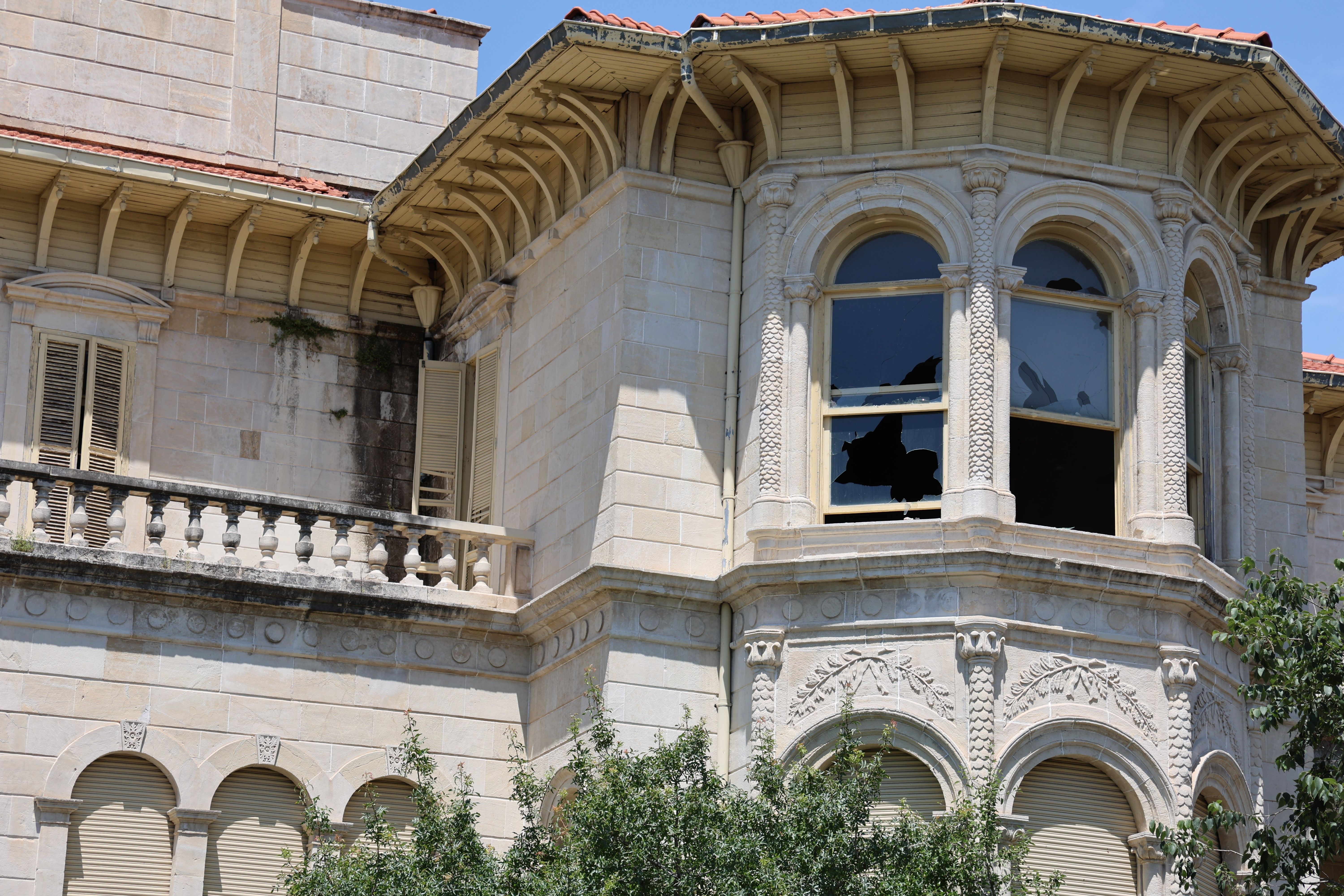 Hırsızların talan ettiği tarihi Forbes Köşkü'ne güvenlik önlemi Hırsızların talan ettiği tarihi Forbes Köşkü'ne güvenlik önlemi - 1. Resim