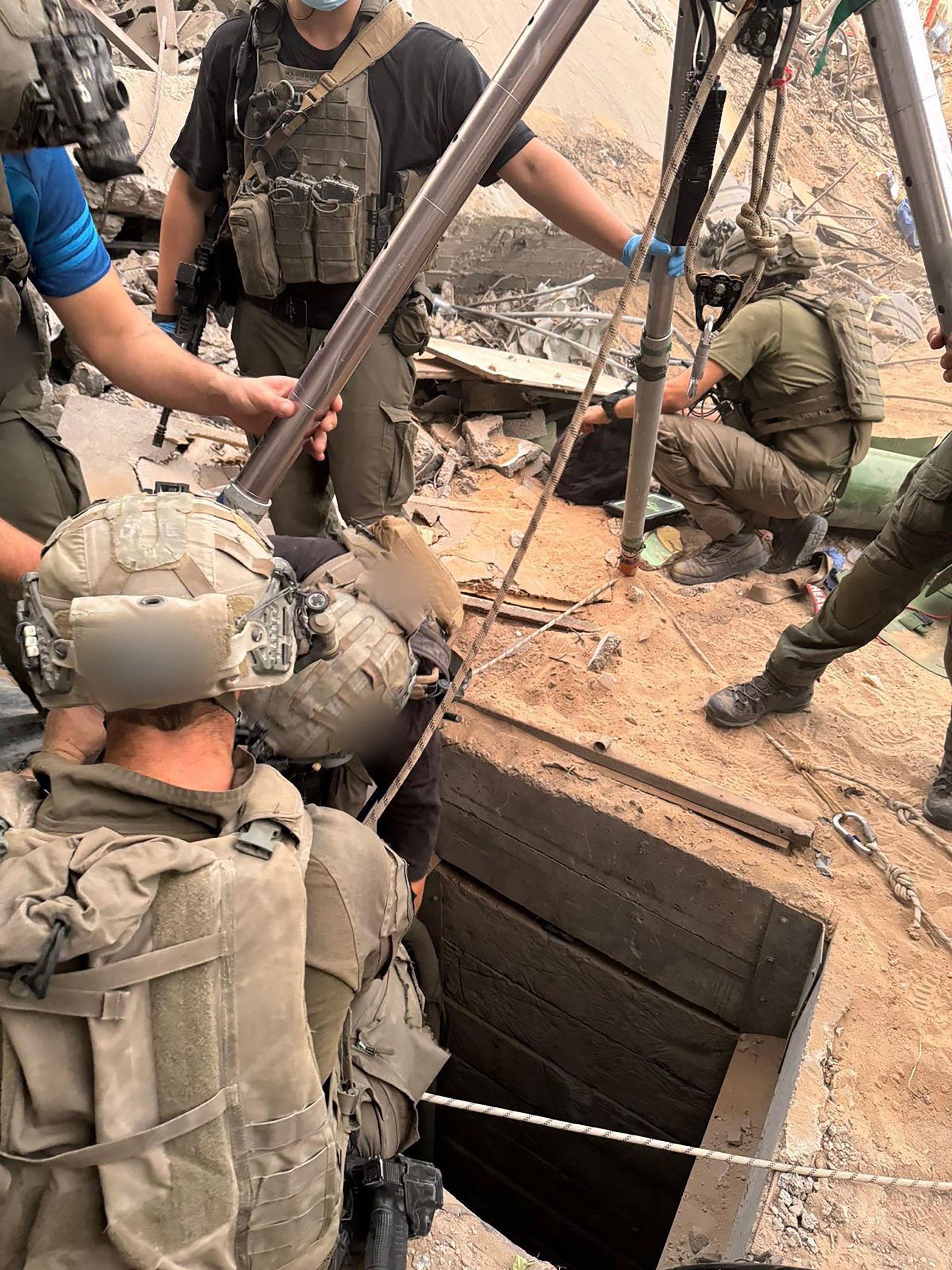 İsrail Gazze'deki tünellere girdi! 10 kilometrelik hat yok edildi İsrail Gazze'deki tünellere girdi! 10 kilometrelik hat yok edildi - 5. Resim