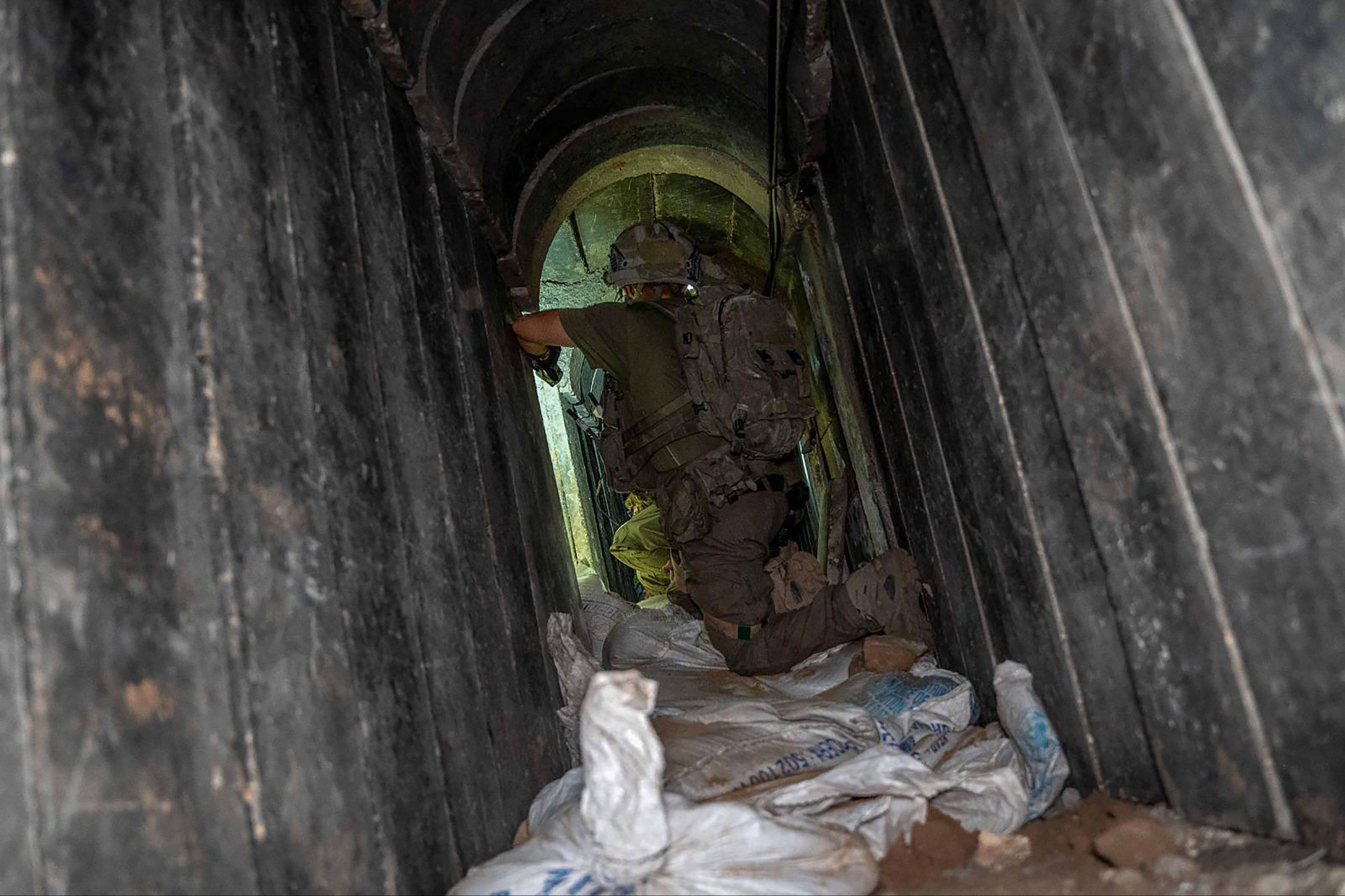 İsrail Gazze'deki tünellere girdi! 10 kilometrelik hat yok edildi İsrail Gazze'deki tünellere girdi! 10 kilometrelik hat yok edildi - 3. Resim