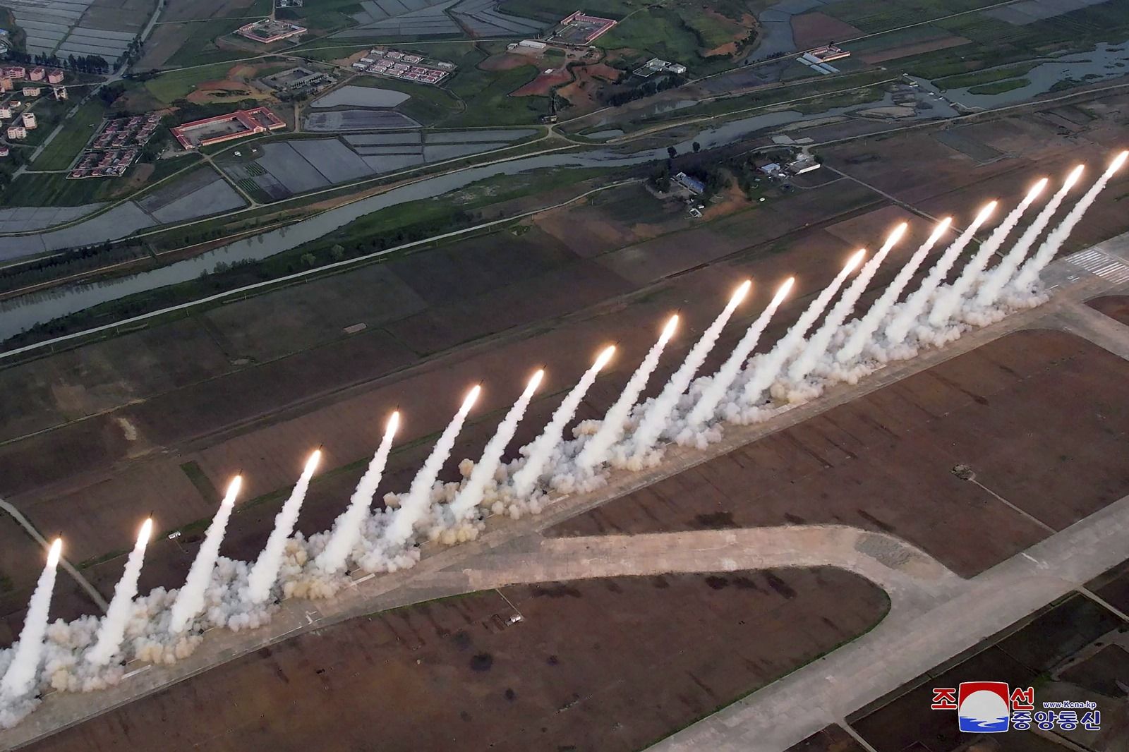 Kuzey Kore’den “güç gösterisi” tatbikatı! Kim Jong-un düşmanlarına meydan okudu - 3. Resim