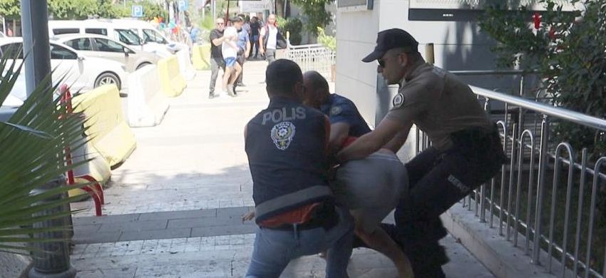 Müge Anlı’da ‘üvey baba’ skandalı! Gözaltına alınan zanlıya linç girişimi engellendi - 4. Resim